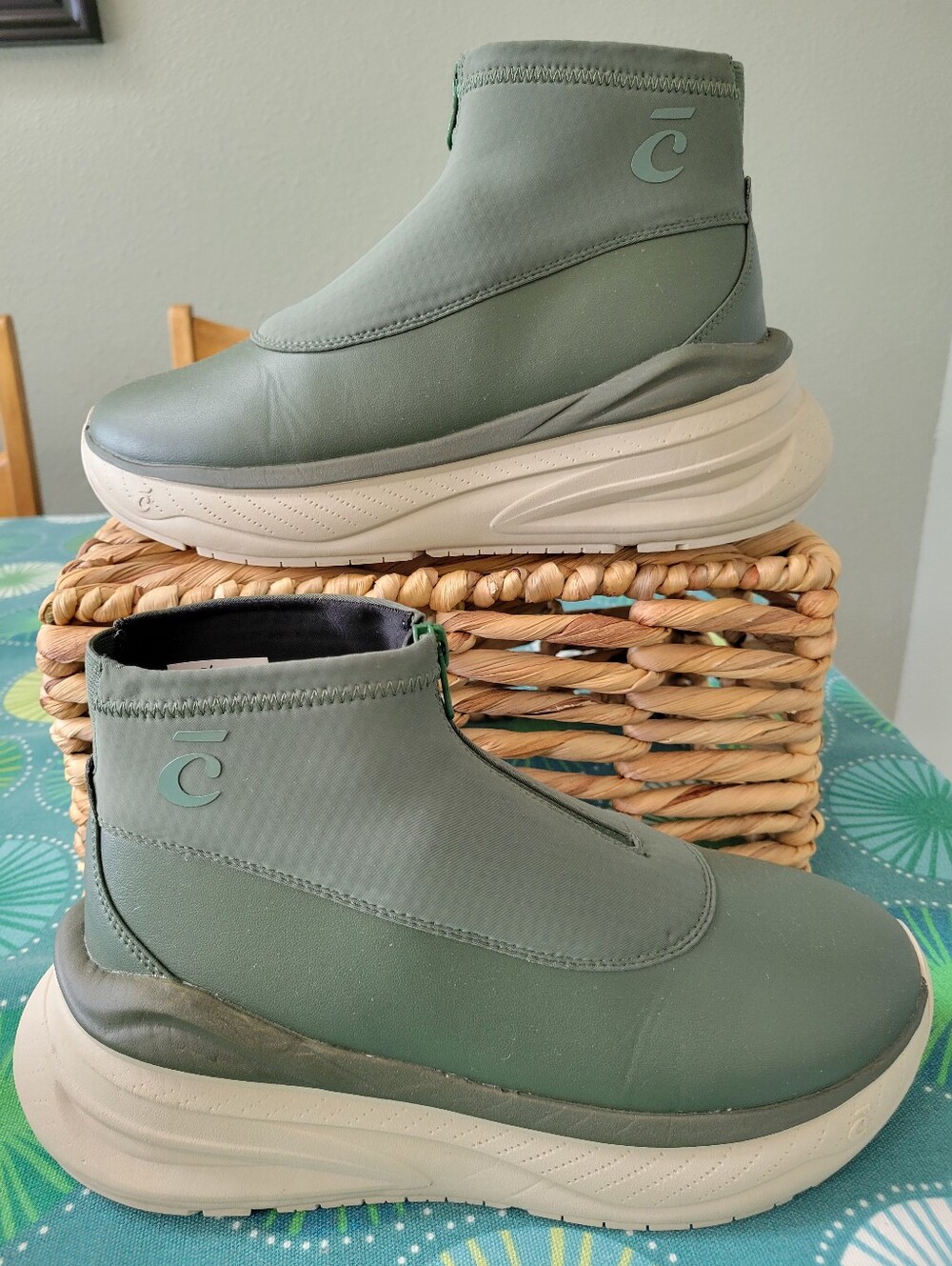 Clove Women's Super Boot Ivy Green / Khaki Size 8.5